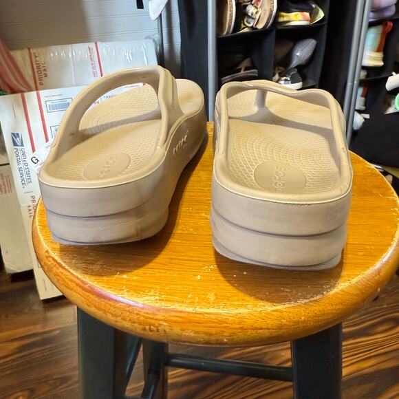 Oofos Oomega Oolala Sandal Nomad Platform Sandal Size 9 - Picture 3 of 9